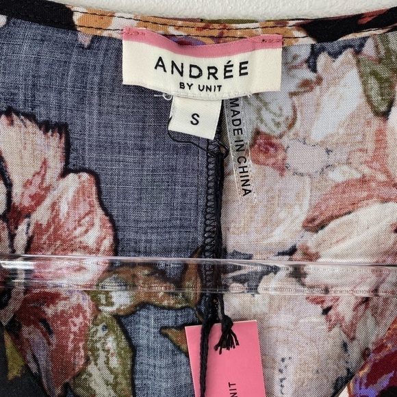 BNWT Andrée by Unit Floral Boutique Top, Small - Picture 2 of 7